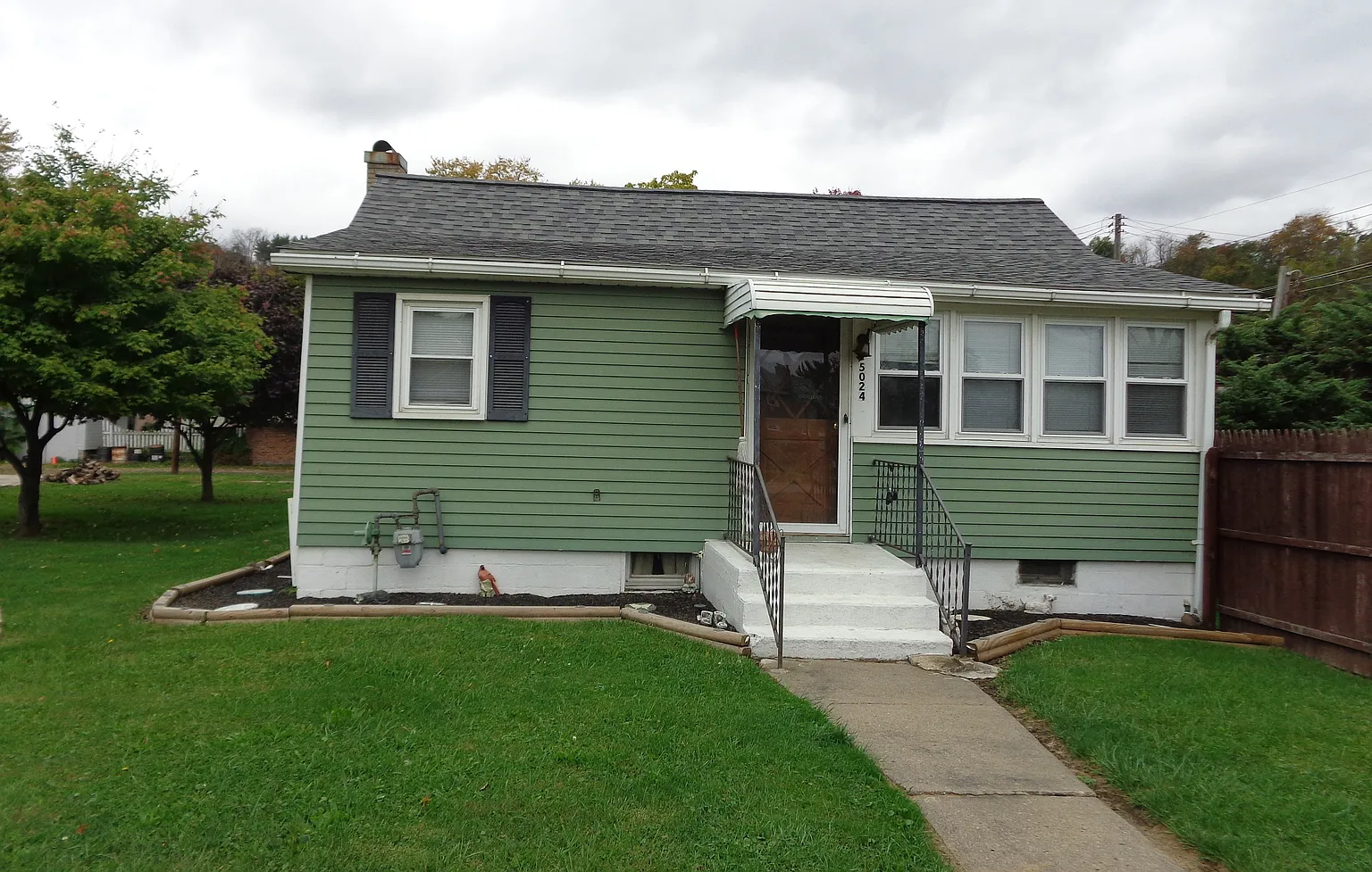 5024 Shadyside Ln SE photo 1