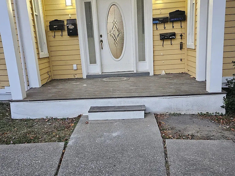 608 Homestead St #4 — Photo 1