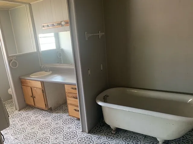 207 W 4th St — Photo 17