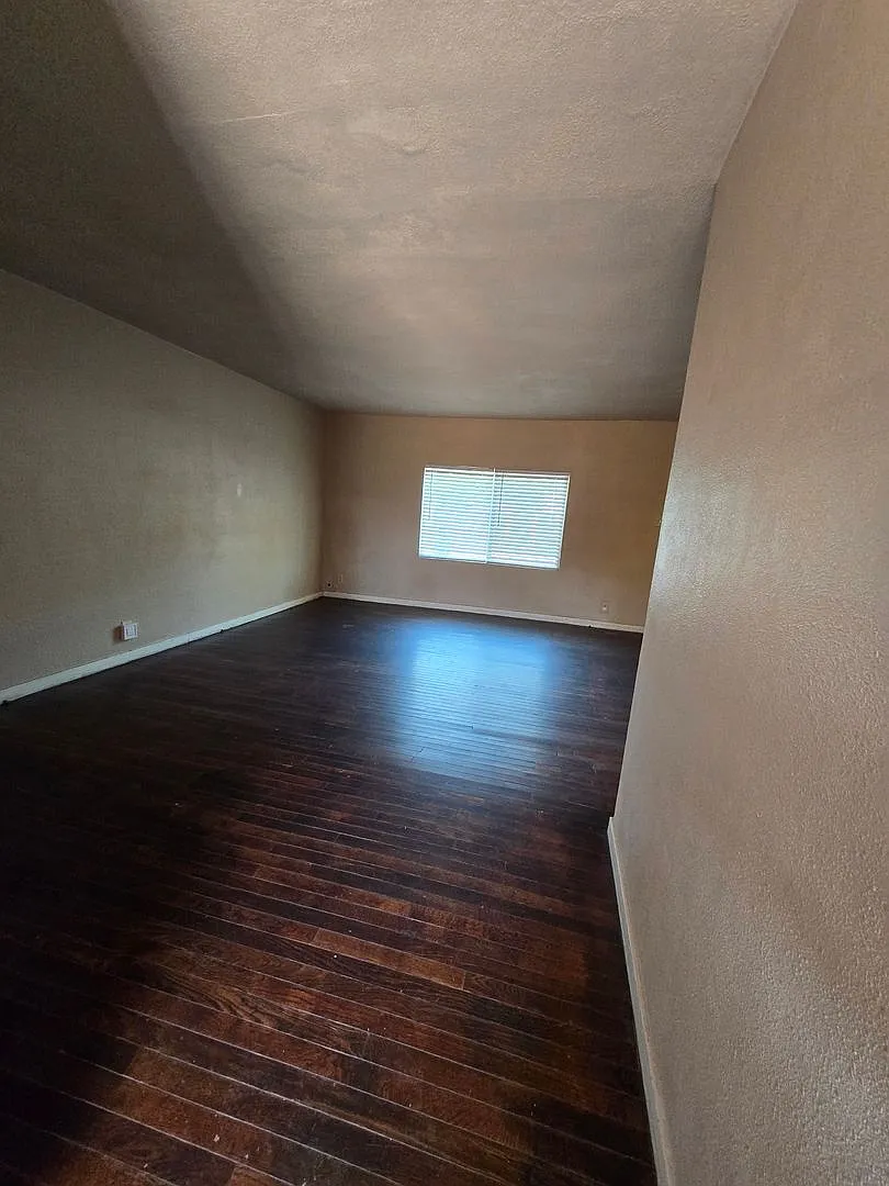 Tilden Apts — Photo 4