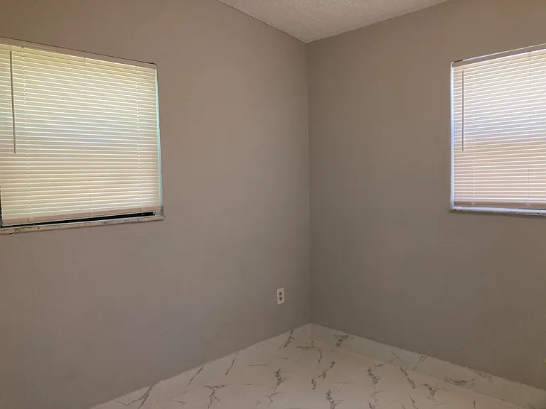 3630 SW 46th Ave — Photo 14