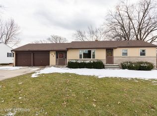 146 Snow St, Sugar Grove, IL 60554
