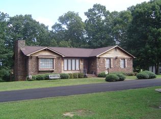 310 Darrell Ln, Hurt, VA 24563