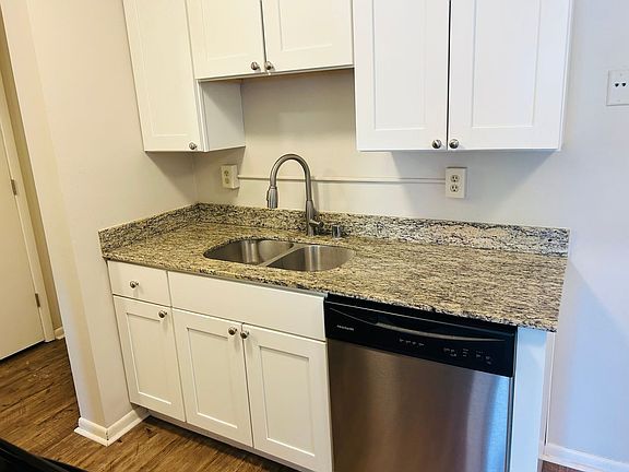 3rd image of 3620 W 32nd St APT 105