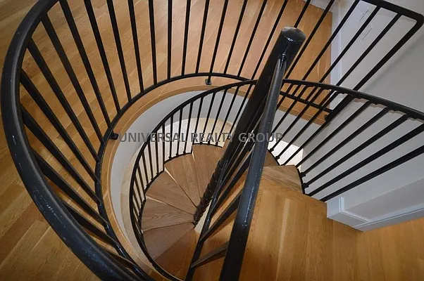 Rented by Universal Realty Group | media 35