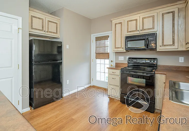9717 Full Moon Cir — Photo 22