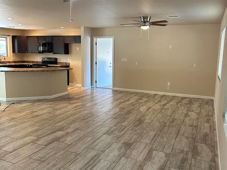6013 E Evergreen St — Photo 9