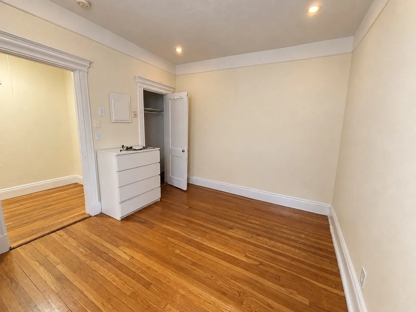 69 Park Dr — Photo 2