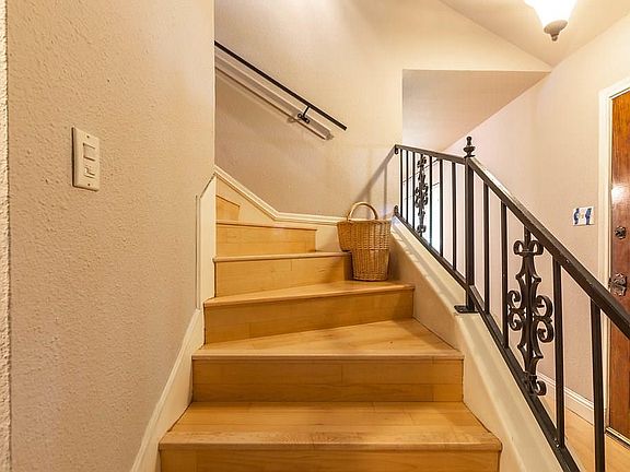 4th image of 4805 Holiday Ln E