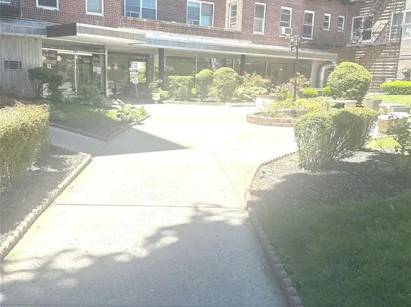 84-50 169 Street #416, Jamaica Estates, NY 11432