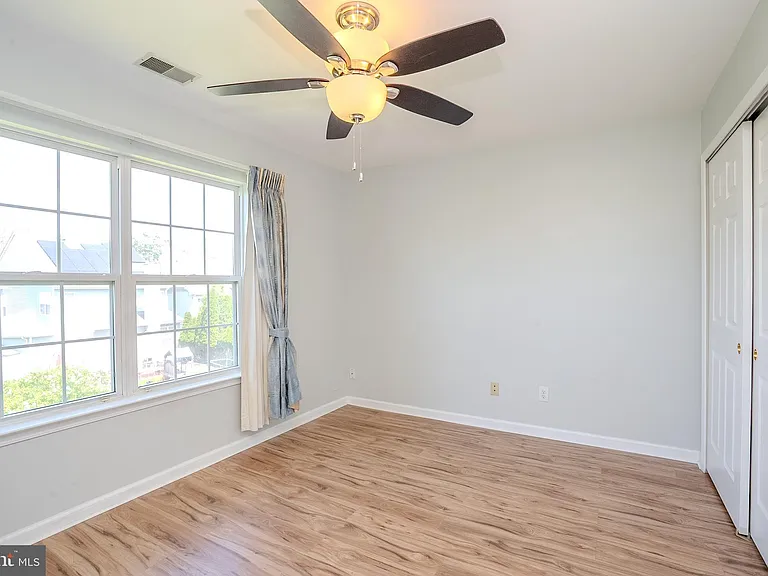 31 Hawthorn Dr — Photo 25