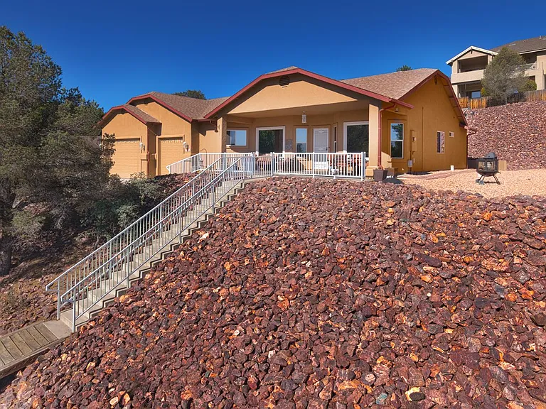 1542 Talon Pl — Photo 2