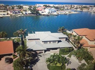 2224 Donato Dr, Belleair Beach, FL 33786