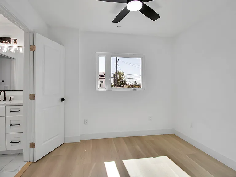 6818 Florence Pl #B — Photo 20