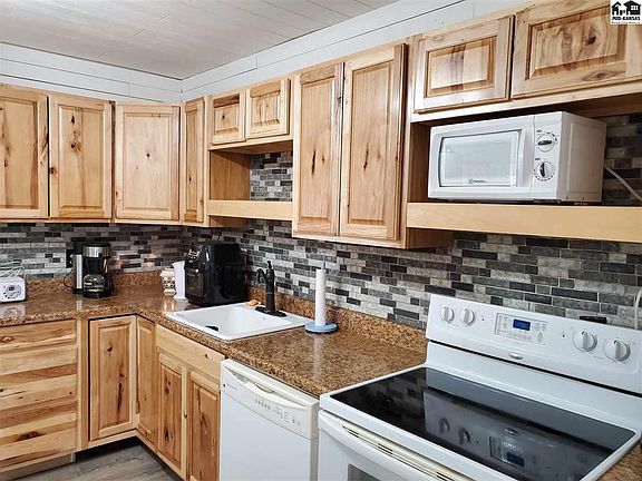 3rd image of 1002 W 19th Ave
