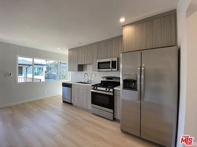 3207 W 3rd St #7 — Photo 14