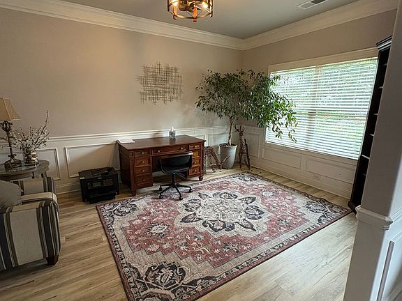4th image of 232 Abbey Gardens Ln