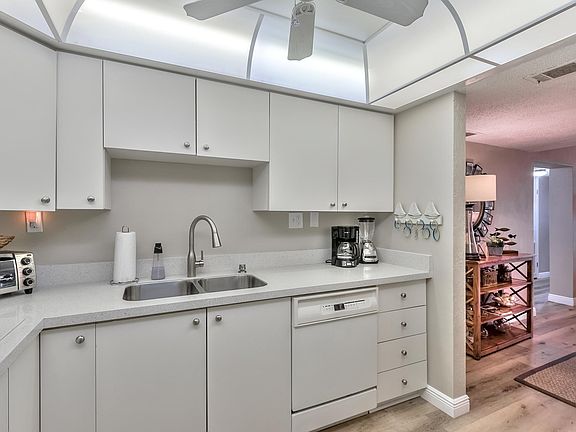 4th image of 4175 S Atlantic Ave #2240