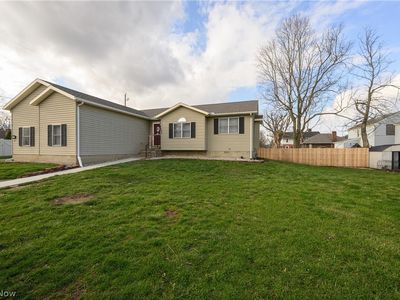 223 E 9th St, Uhrichsville, OH, 44683