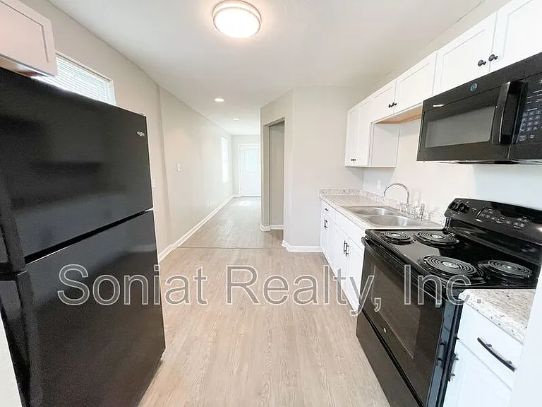 1876 Mirabeau Ave — Photo 8