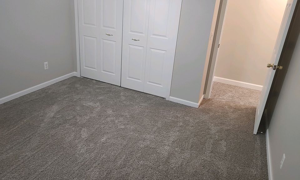 1st image of 43822 Tipton Dr