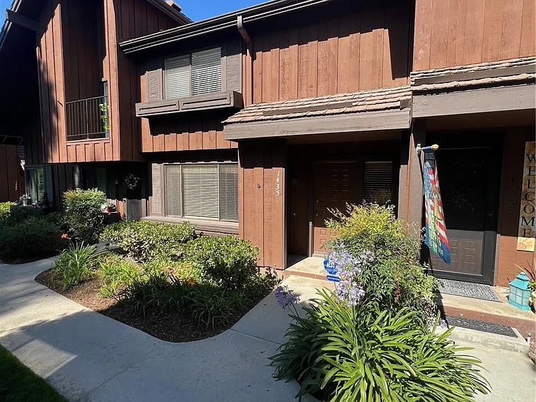 1435 Westmont Dr — Photo 1