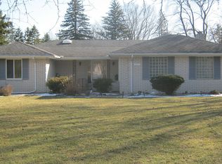 1041 Kingsview Ave, Rochester Hills, MI 48309