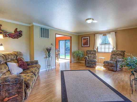 4th image of 10205 NE Kingston View Ct