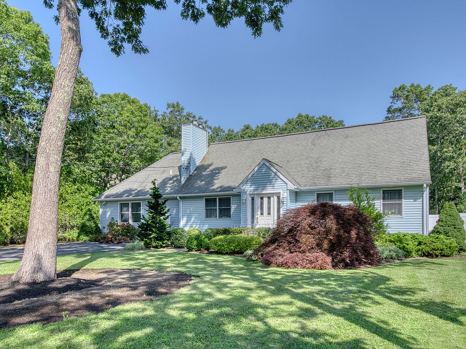 1st image of 12 Chestnut Ln