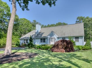 12 Chestnut Ln, East Quogue, NY 11942