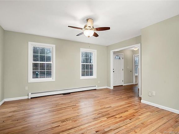 3rd image of 158 Wooster St