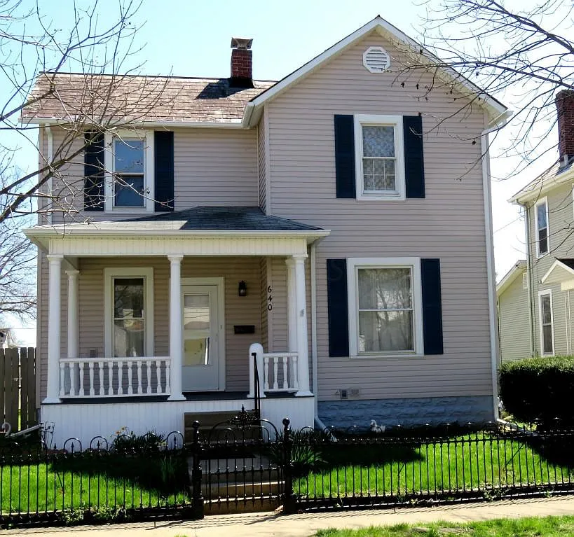 640 E Chestnut St photo 1