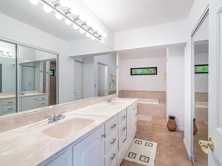 12775 Guilford Cir — Photo 16