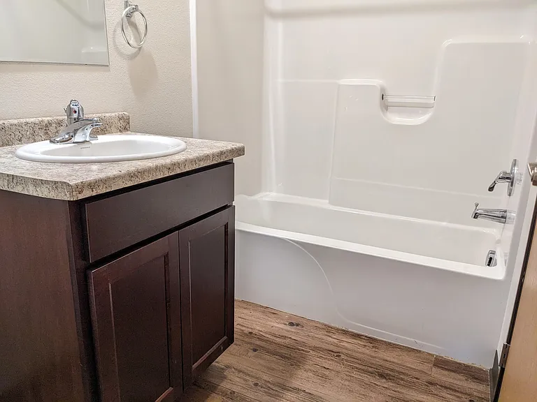 Park West apartments — Photo 11