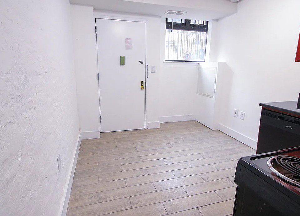 1st image of 622 E 11th St #Bee