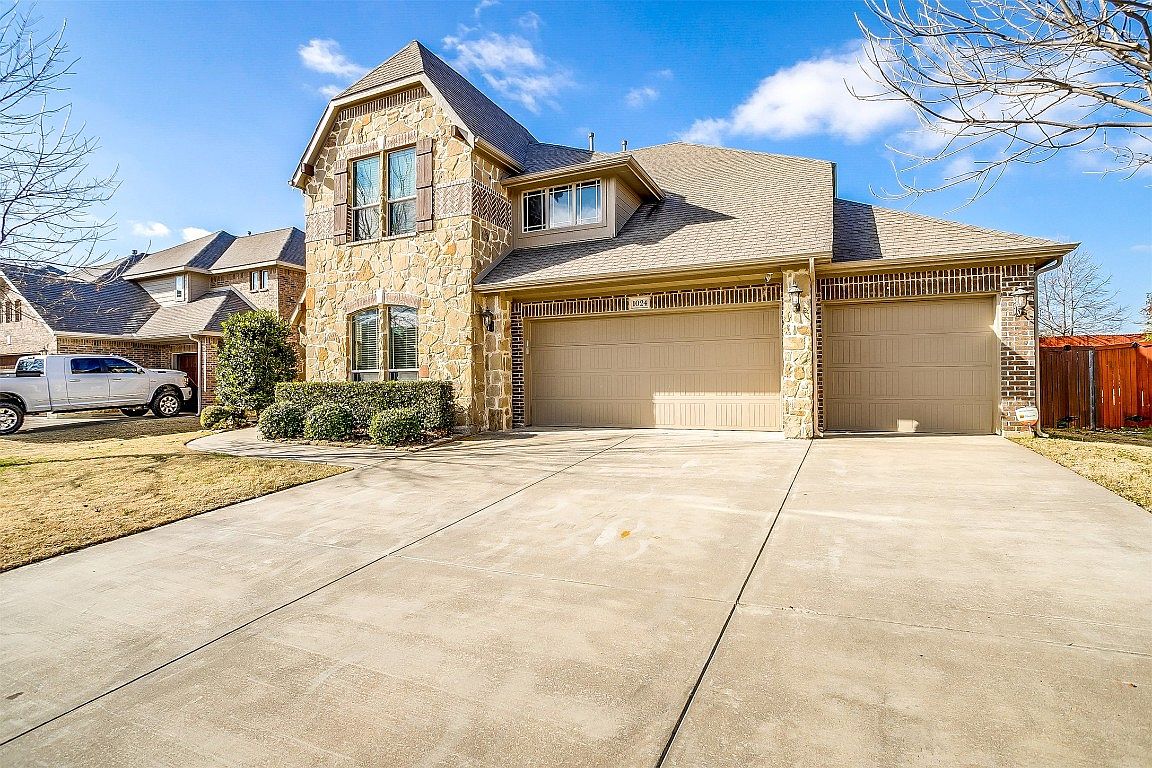 1024 Tara Dr, Burleson, TX 76028 | Zillow