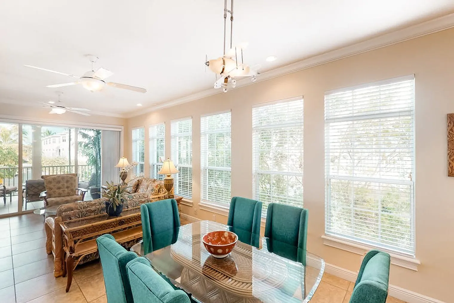 2 bed, 2.0 bath, 1388 sqft, $5,175 — Photo 4
