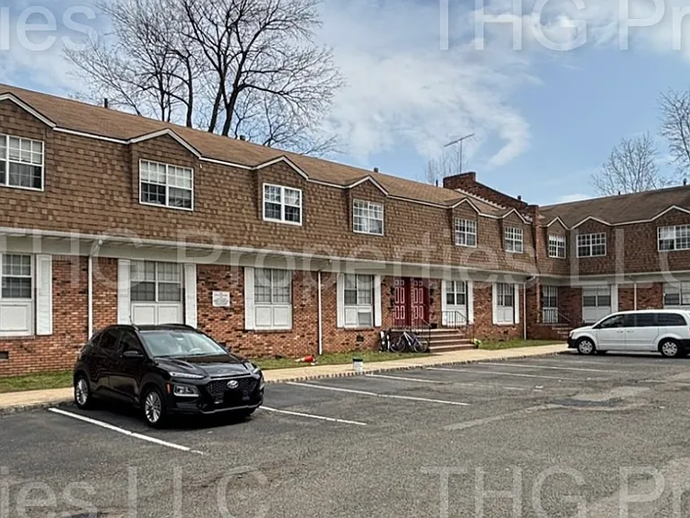 532-538 E Front St — Photo 3
