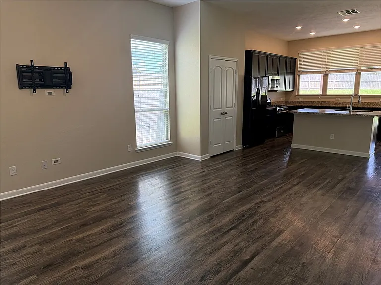 2071 Positano Loop — Photo 27