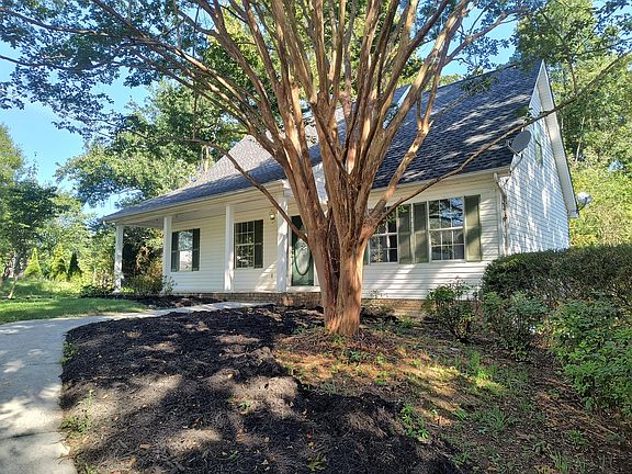 3rd image of 172 Andrew Rd