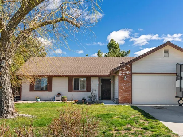 18120 Rawhide Ct, Tehachapi, CA 93561