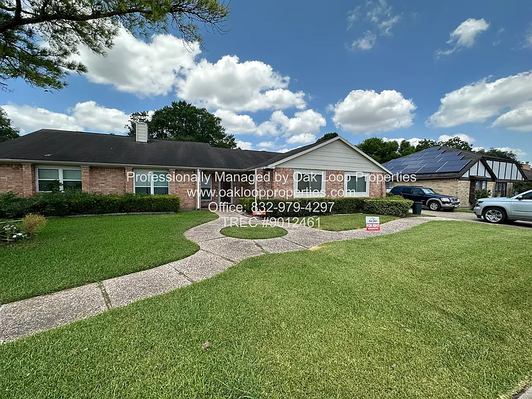 9306 Bollingbrook Dr — Photo 2