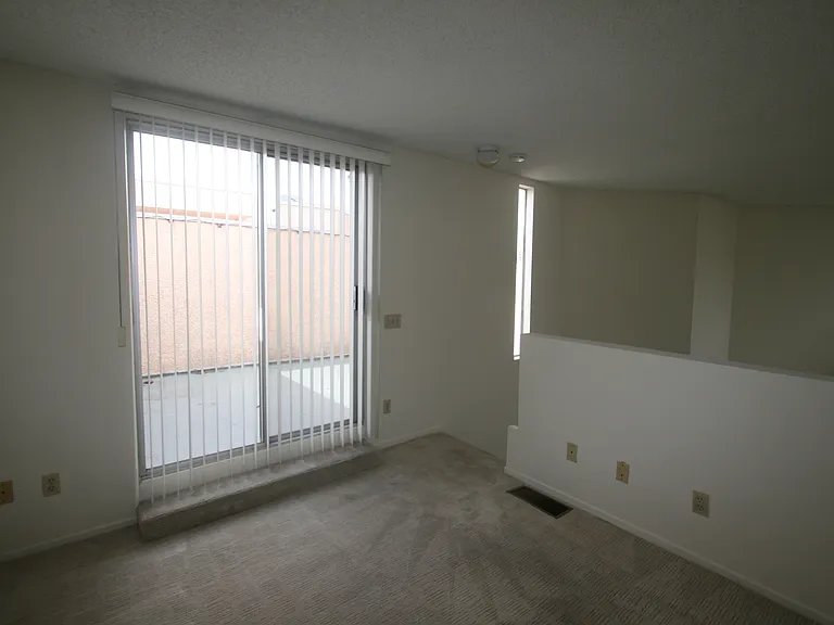 3637 Clarington Ave #213 — Photo 82