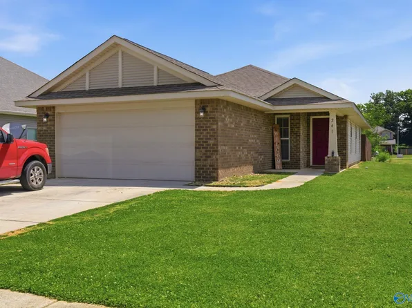 241 Cotton Bayou Dr, Meridianville, AL 35759