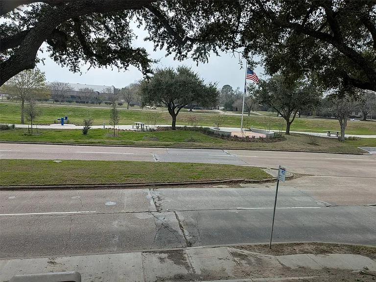 5550 N Braeswood Blvd #135 — Photo 17