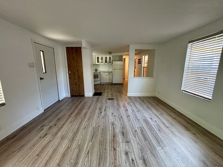 3384 Memory Ln — Photo 13