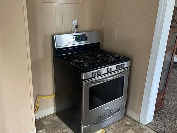 4th image of 12 Connelly Ave