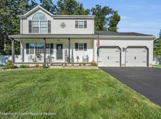 956 Alden Dr, Toms River, NJ 08753