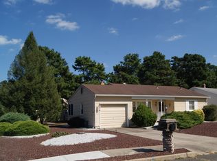 18 Zeeland Dr, Toms River, NJ 08757