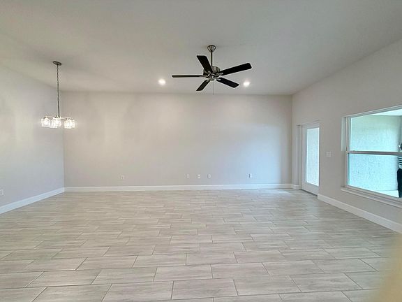 5th image of 8642 Giovanni Avenue